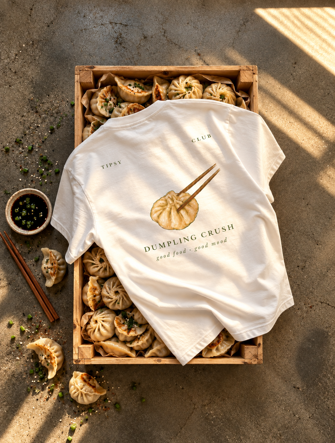 T-shirt Dumpling Lover — photo d’ambiance et détail du motif