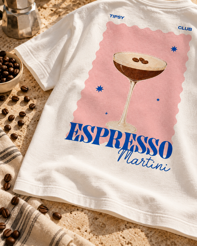 T-shirt Espresso Martini Club — photo d’ambiance et détail du motif