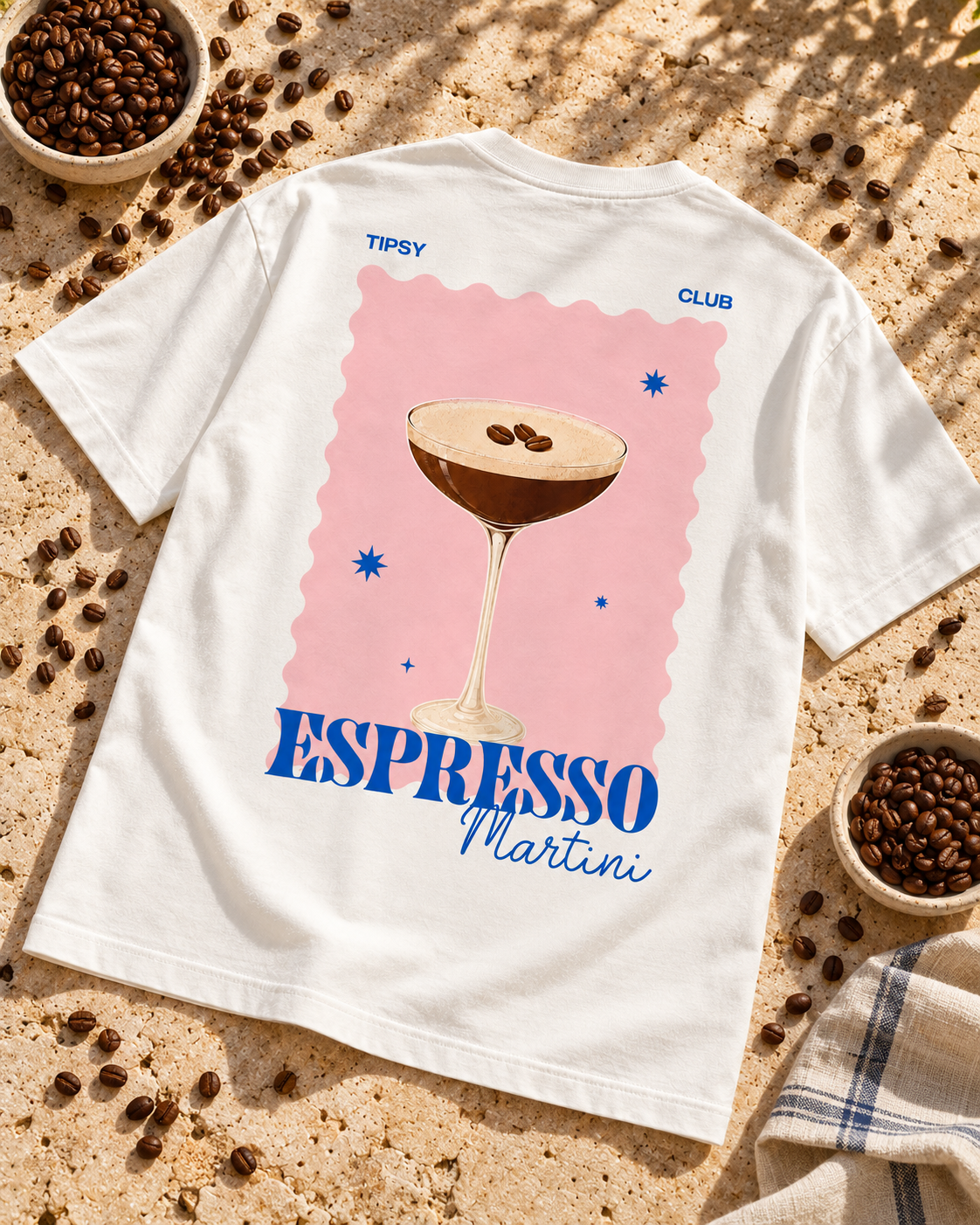 T-shirt Espresso Martini Club — photo d’ambiance et détail du motif