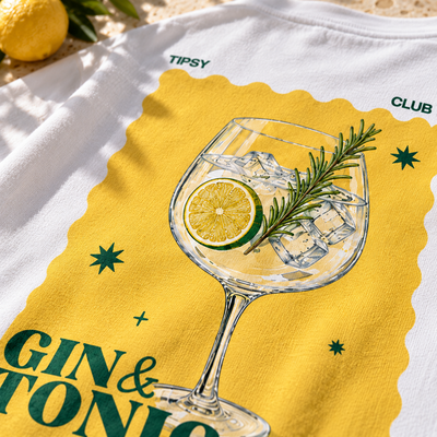 T-shirt Gin Tonic Club — photo d’ambiance et détail du motif