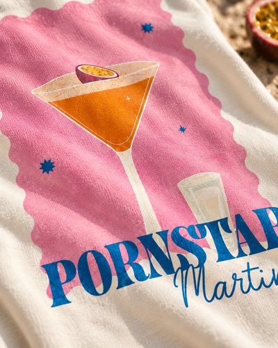 T-shirt Pornstar Martini Club — photo d’ambiance et détail du motif