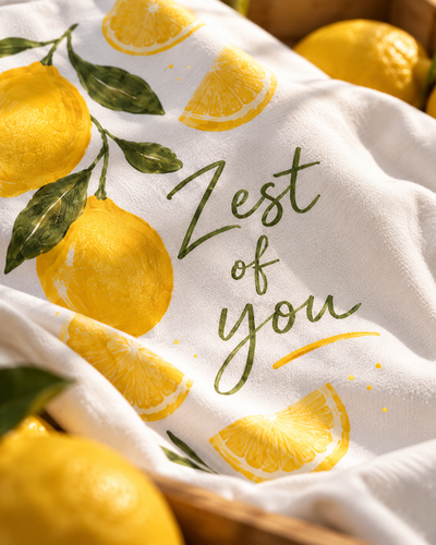 T-shirt Zest of You — photo d’ambiance et détail du motif